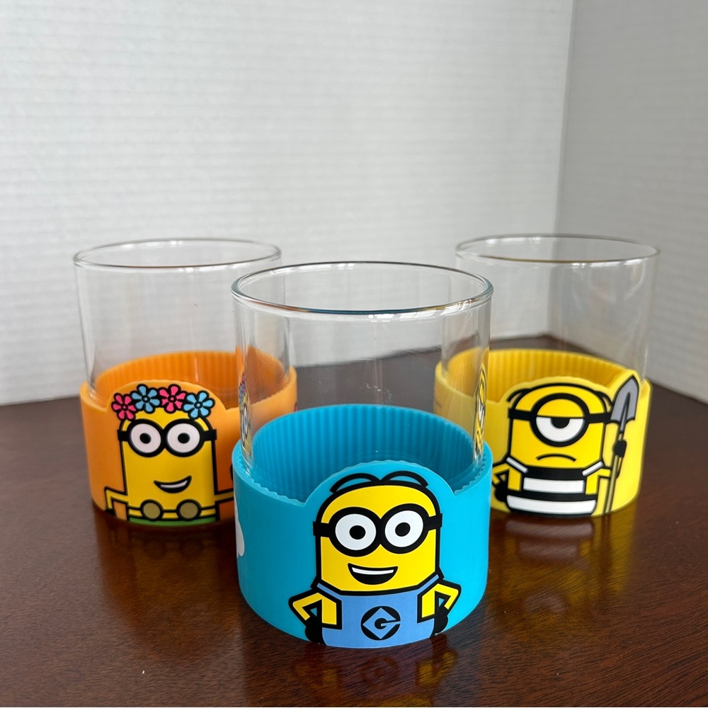MINIONS DRINKING GLASSES 2017 MCDONALD'S UNIVERSAL STUDIO DESPICABLE ME 3 MOVIE
